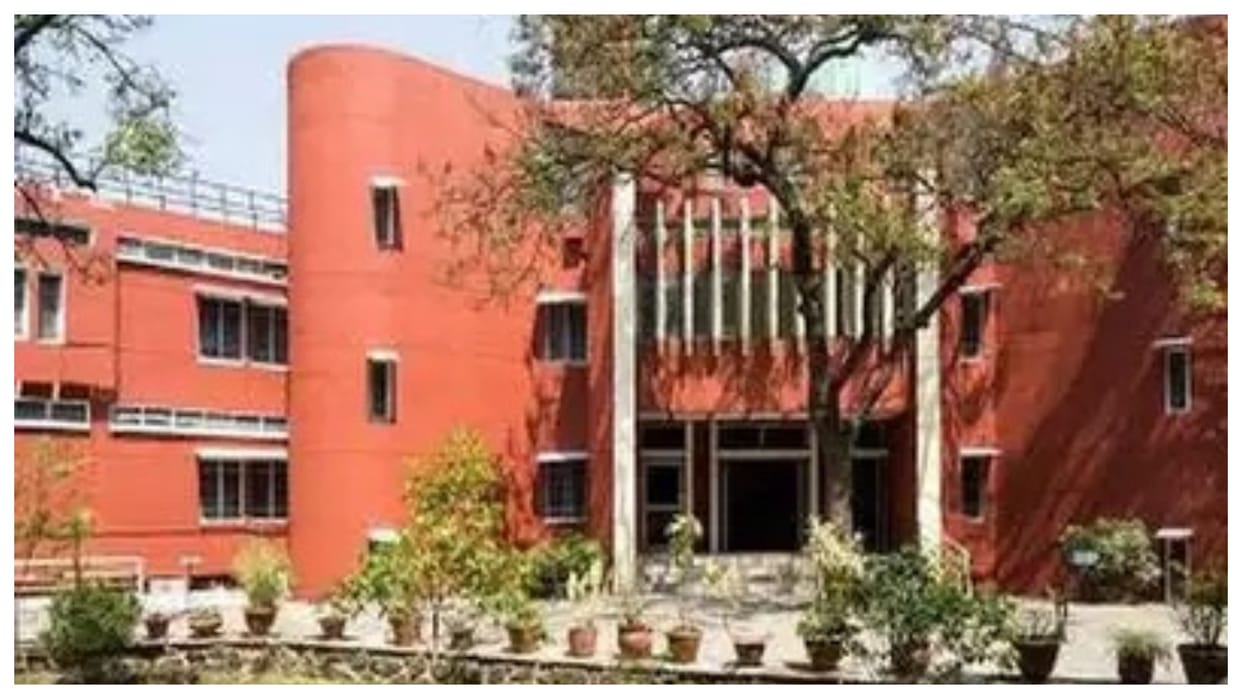 Members of right wing group objects to screening of a docudrama at NFAI, says it showed Indian Army in bad lig