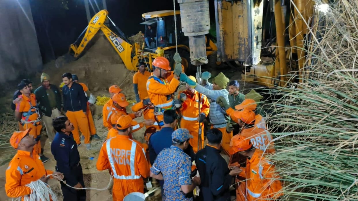 Rajasthan News: Rescue operation could not be completed even after 7 days, the pit dug was filled with water