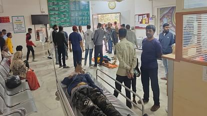 Sirohi News 12 people injured in collision with a speeding car condition of three critical