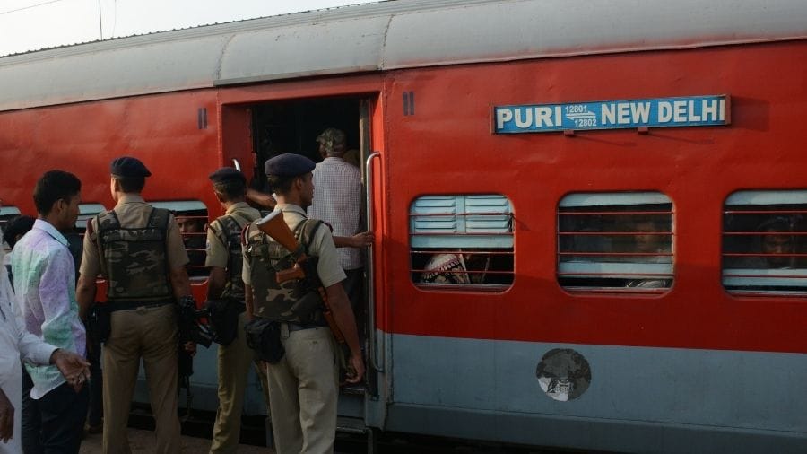 Change in rules: RPF will no longer get AK-47 during patrolling in trains