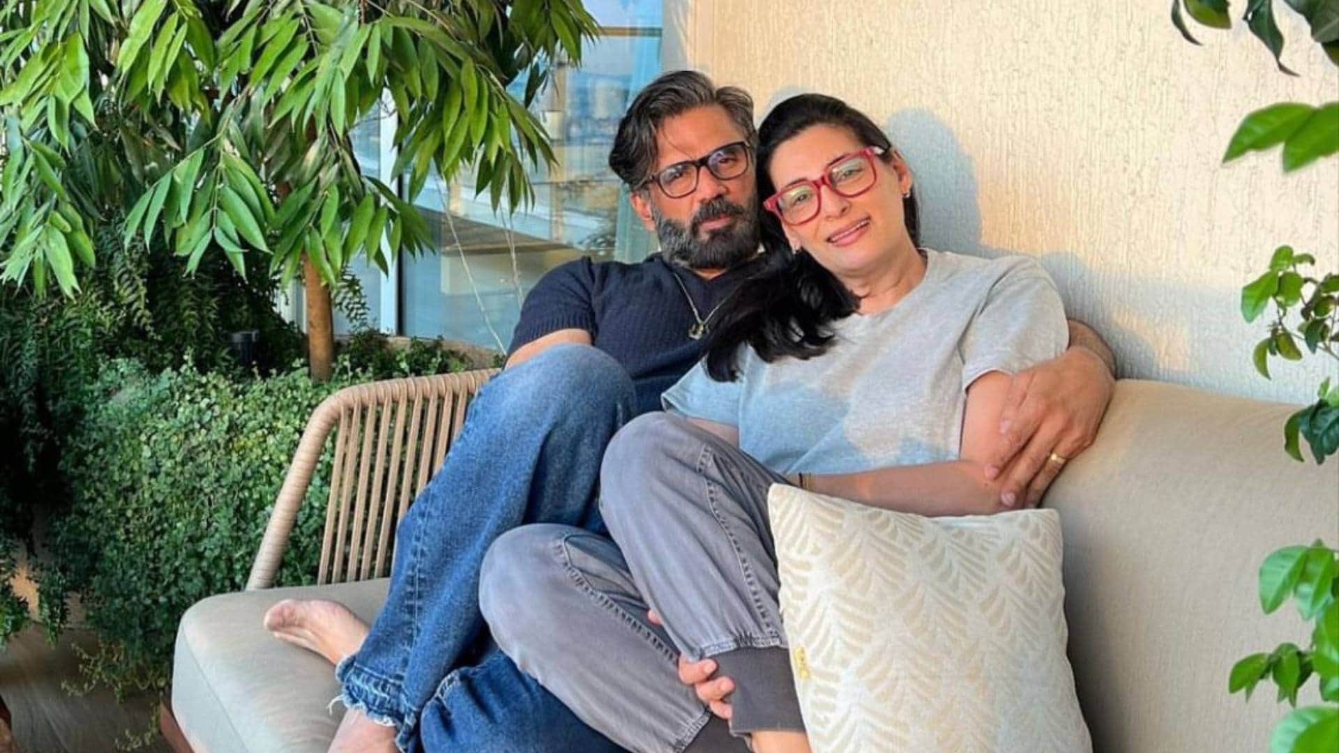 Valentine Week 2024 Childhood Sweethearts Who Tie Knot Varun Dhawan Natasha Dalal Shahrukh Gauri Khan