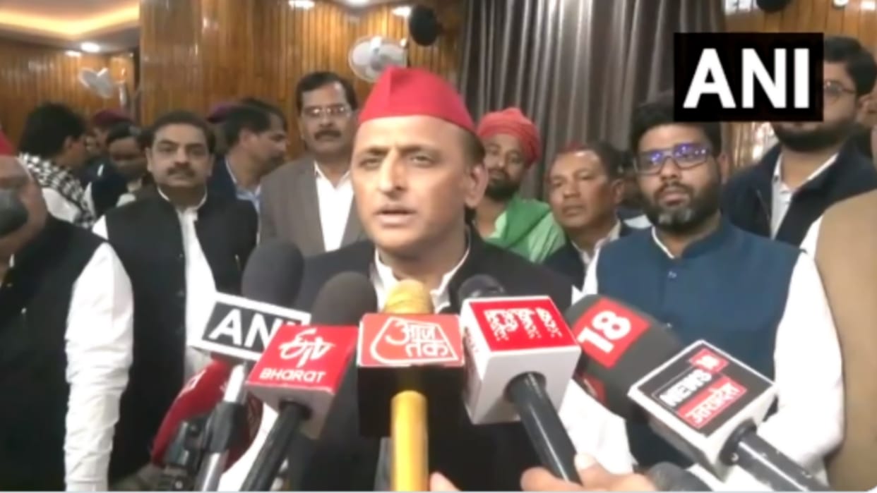 Kisan Andolan: Akhilesh Yadav and other leaders criticizes Modi government.