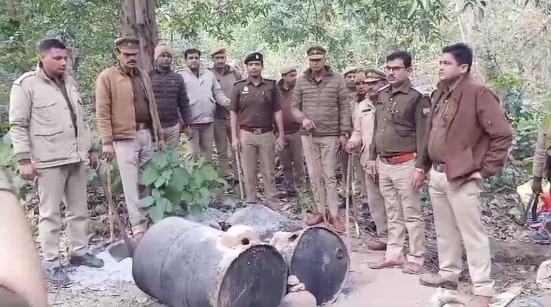 Police raided Khadar area in Bijnor and recovered 1790 liters of illegal raw liquor