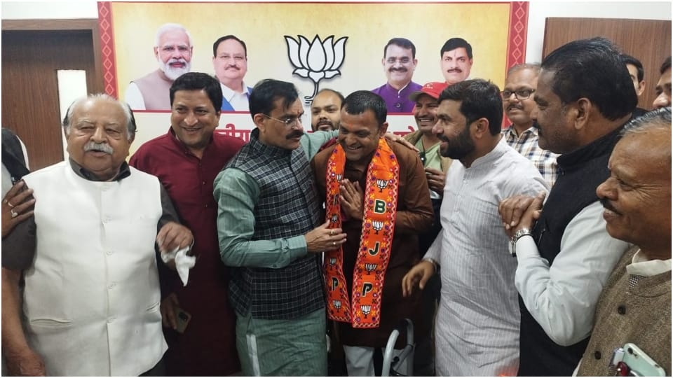 Bunty Patel who rebelled against Congress and contested assembly election joined BJP