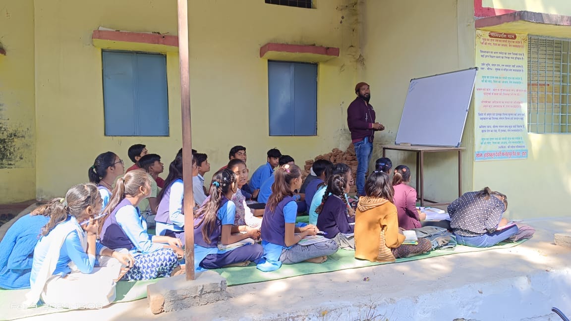 Damoh News: Farmer had donated land ten years ago, high school building not built even after 21 years