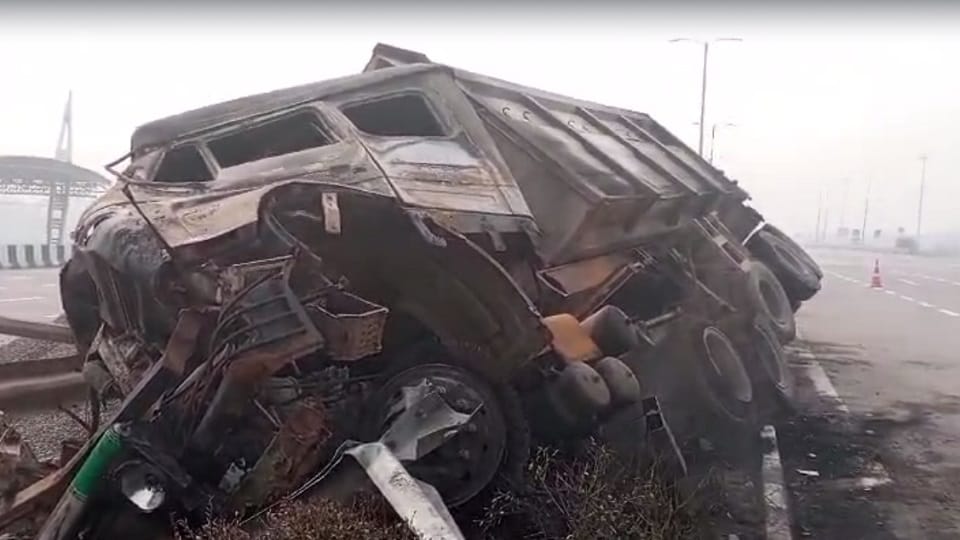 Truck collides with divider on KMP Expressway driver-helper burnt alive in fire