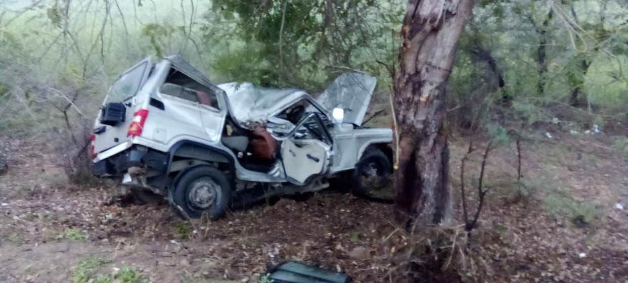 Hamirpur Accident,  Car overturned out of control, one dead and six injured, body sent for postmortem
