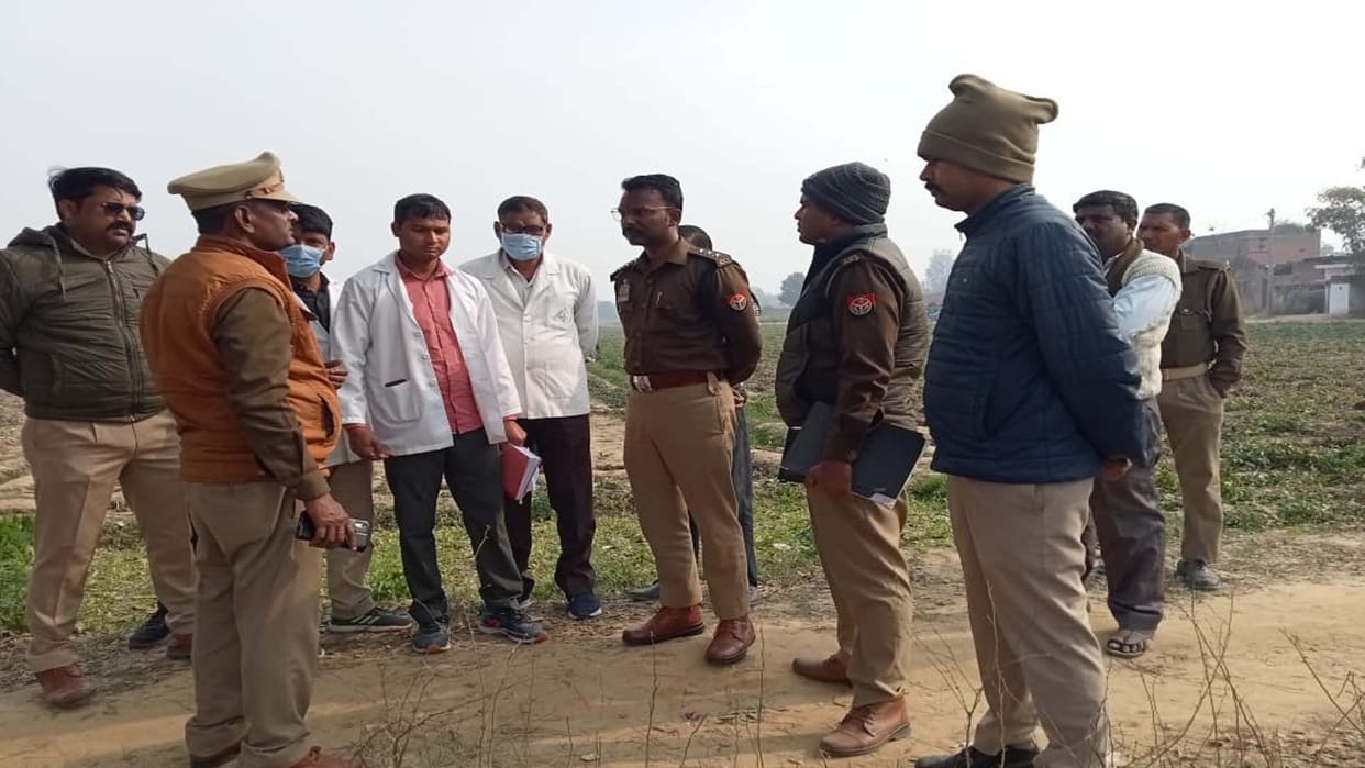 Farrukhabad: Woman commits suicide by hanging