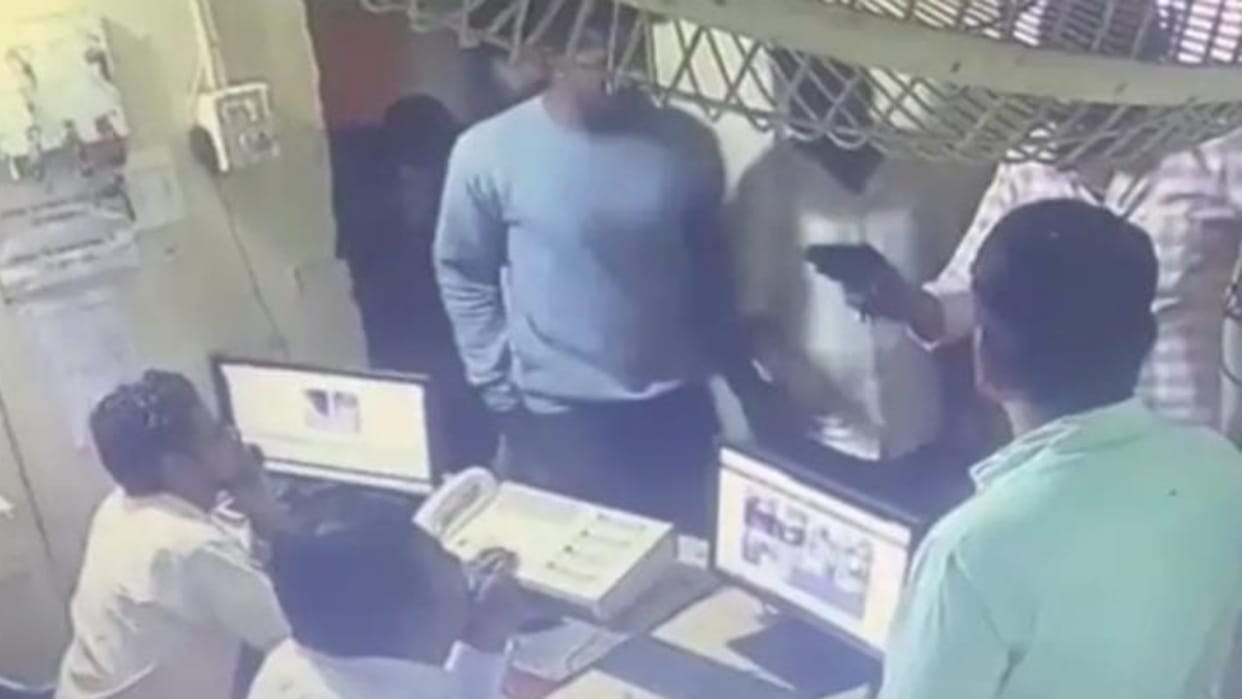 Ratlam Case filed against BJYM District Vice President for threatening toll workers and extortion