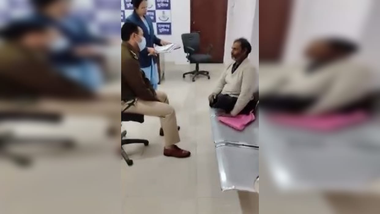 Rajgarh News SP came outside chamber and listened to complaint of disabled complainant