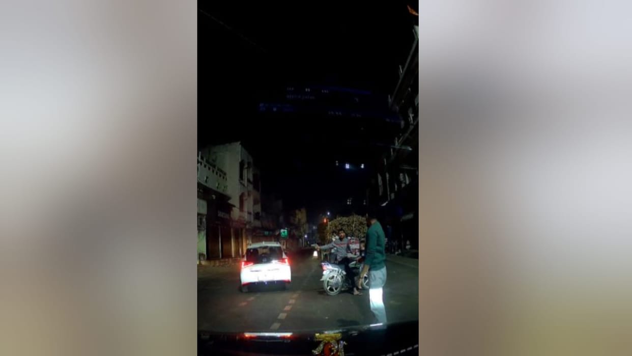 Pistol pointed at youth riding in car in Shamli and entire incident captured in CCTV camera