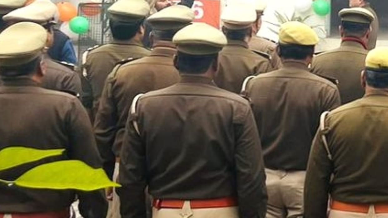Case filed against more than 60 Congressmen and businessmen for blocking roads in almora