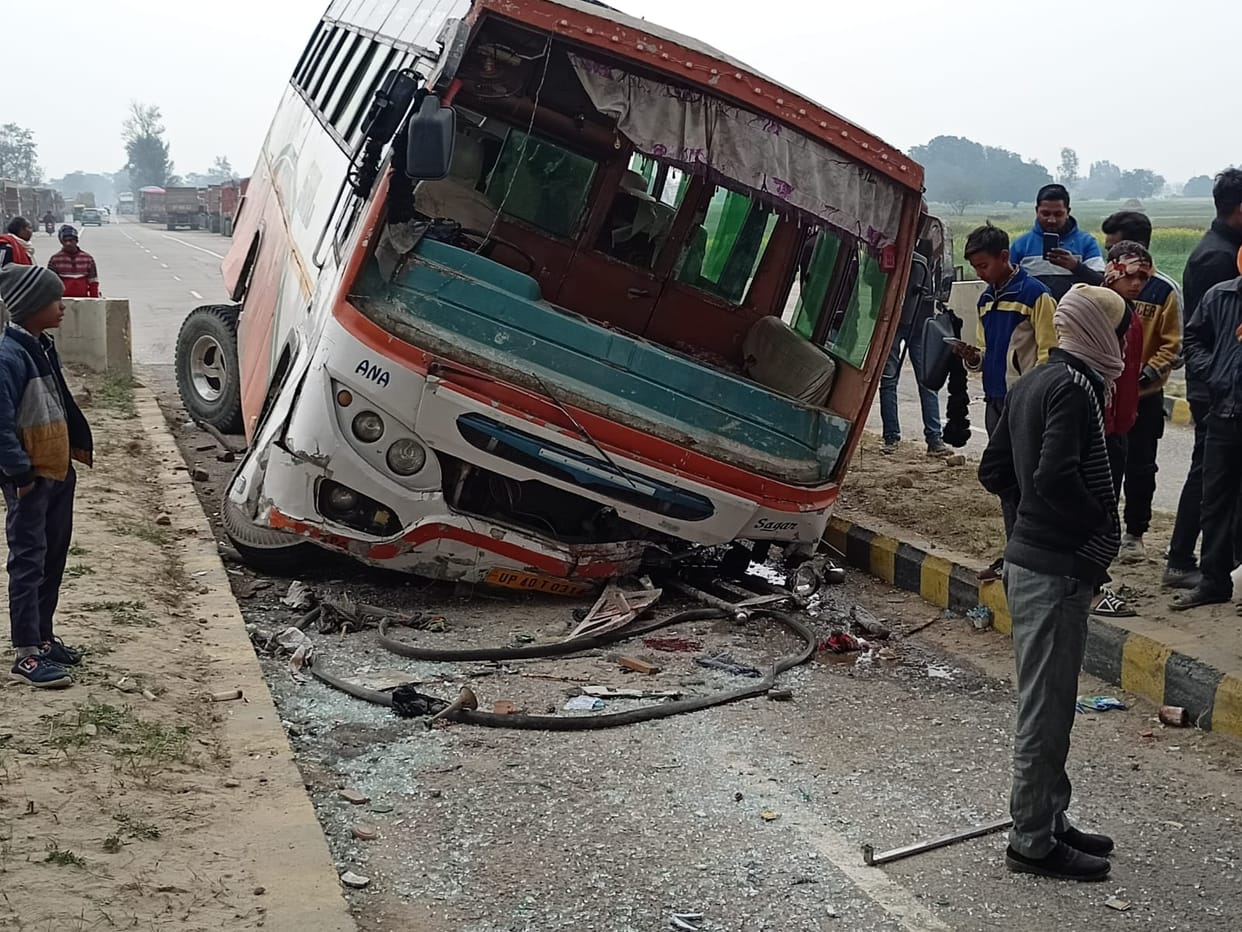 Road accident in pratapgarh amethi border gonda baharaichc