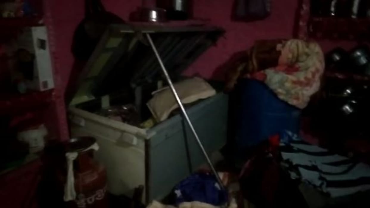 Rajasthan News: Thieves created terror, stole cash and precious jewelery worth Rs 4 lakh from three houses