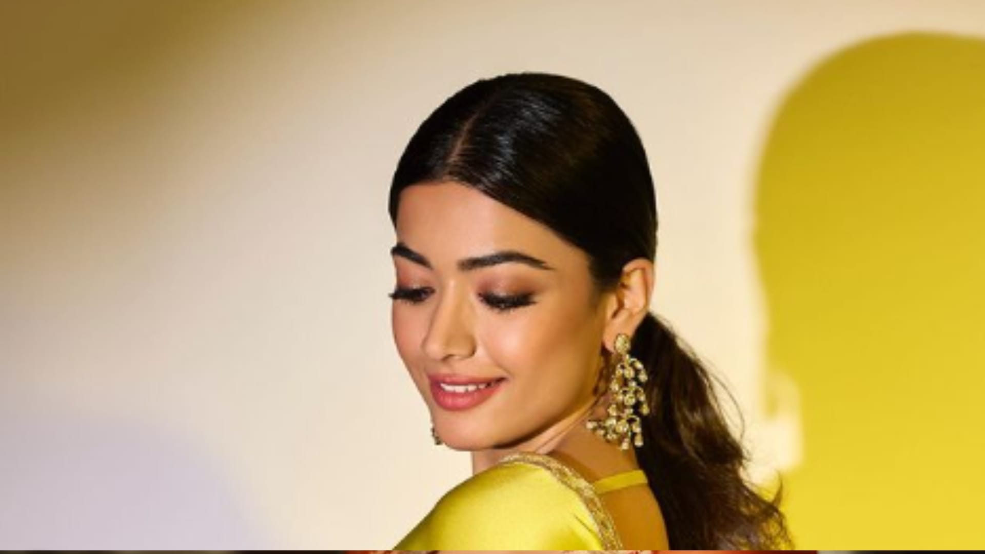 Pushpa 2 Fame Rashmika Mandanna Flight Makes Emergency Landing Actress was traveling with Shraddha Das