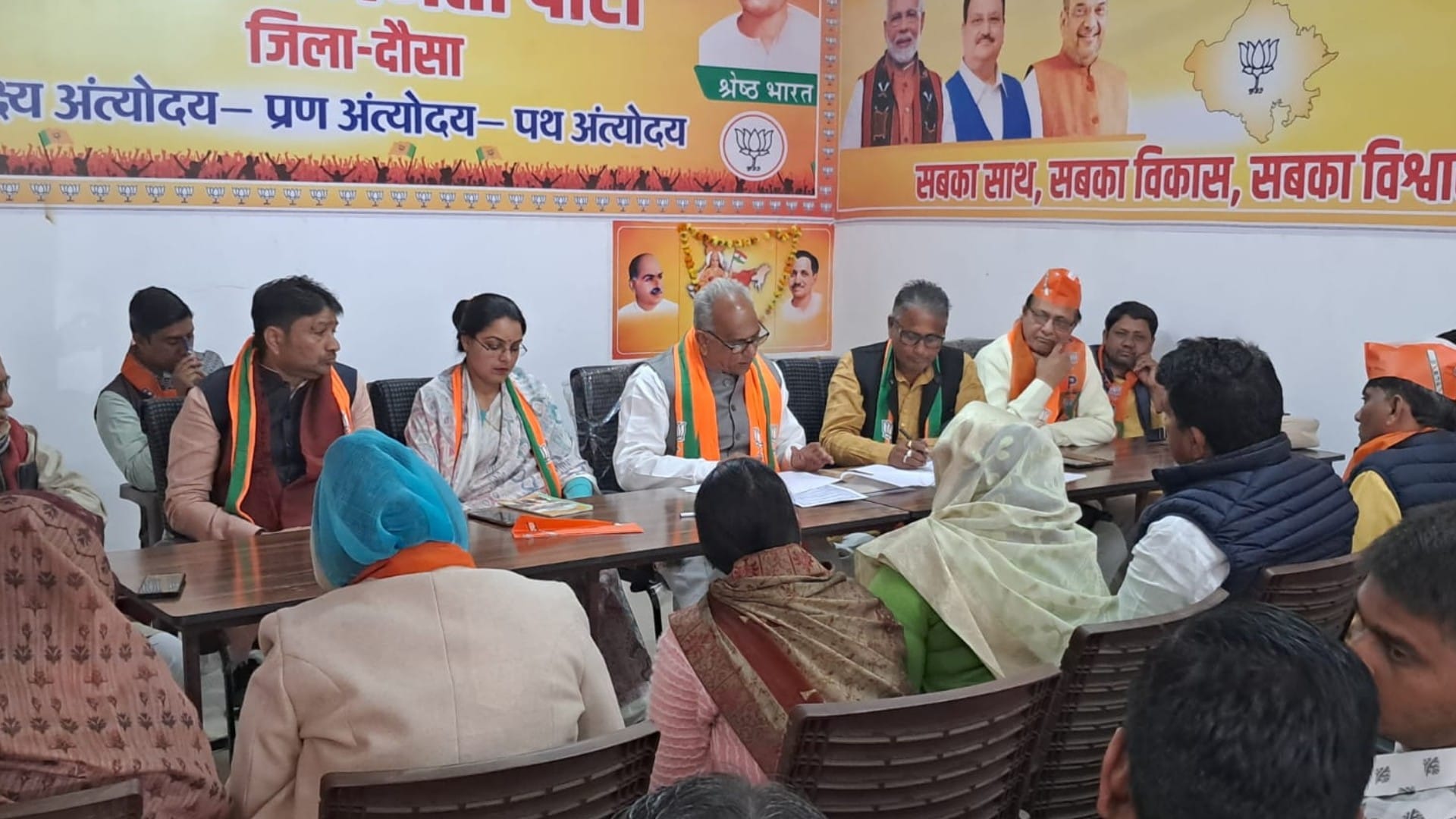 सांसद राजेंद्र गहलोत