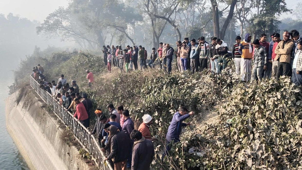 Bike fell into canal in Kushinagar, jeeja and brother-in-law died