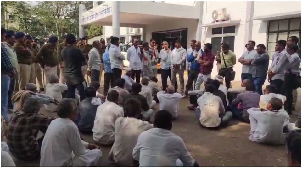 The farmers of the federation who going to Delhi to join farmers movement arrested by Khargone police