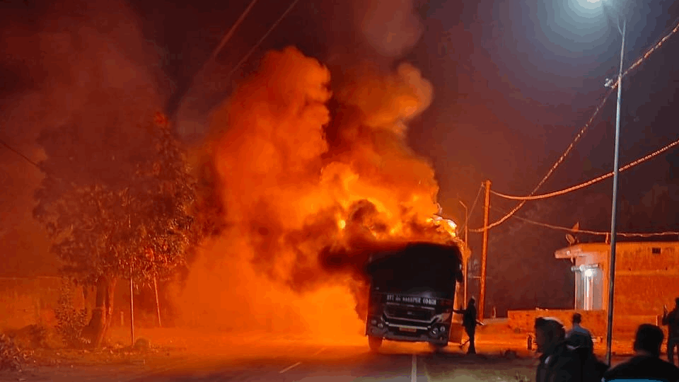 GPM News Sudden fire in passenger bus