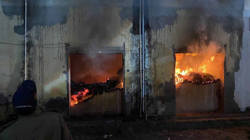 Haldwani Fire news: A massive fire broke out in four huts in haldwani