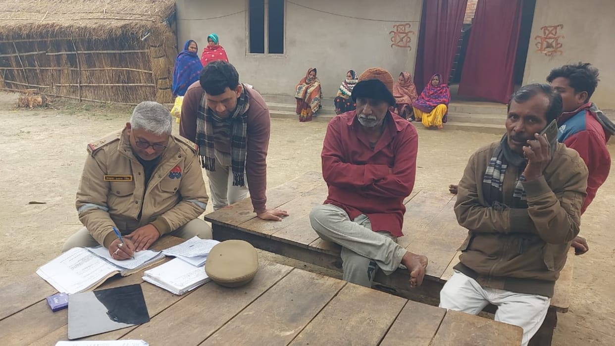 three died in doubtful conditions in inayat nagar in ayodhya.