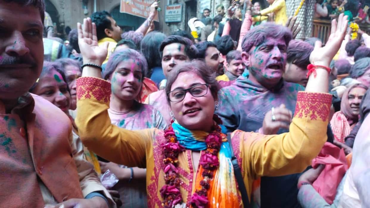 forty days Holi celebration has started from Basant Panchami in Mathura