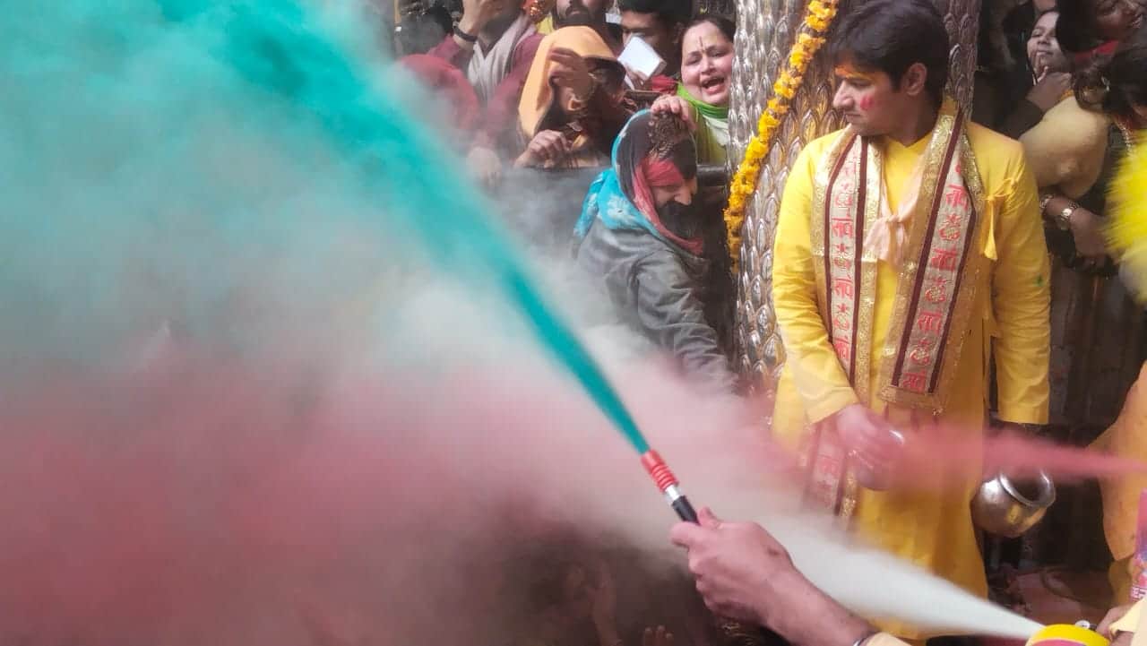 forty days Holi celebration has started from Basant Panchami in Mathura