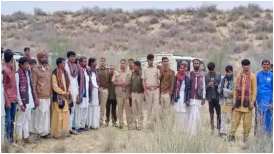 लेपर्ड को ट्रेंकुलाइज करने का प्रयास जारी।