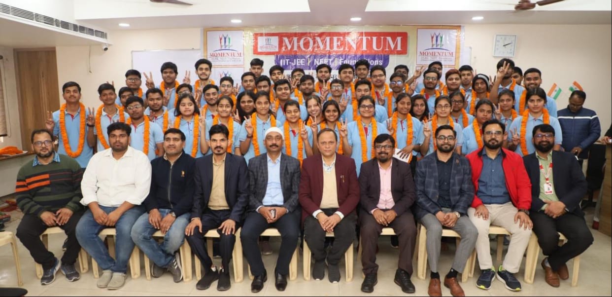 Successful students of Momentum Student Union were honored after the declaration of JEE Mains results.