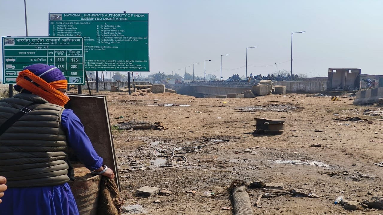 New strategy for Delhi march, Atmosphere tense at Shambhu border in Ambala, farmers proceeded wearing PPE kits