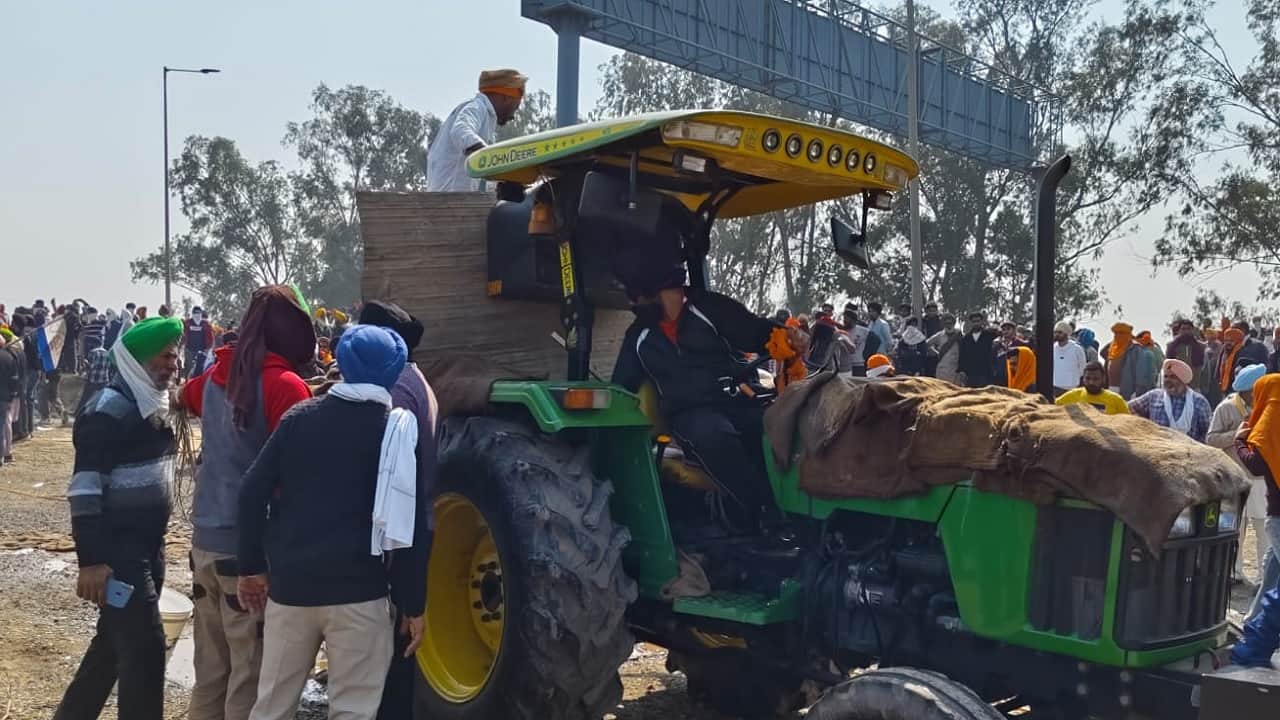 New strategy for Delhi march, Atmosphere tense at Shambhu border in Ambala, farmers proceeded wearing PPE kits