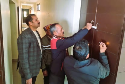Uttarakhand Pollution Control Board sealed Mussoorie nine hotel Run without Permission also cut electricity
