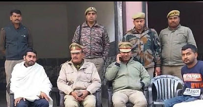 Kisan Andolan: दिल्ली कूच को लेकर पुलिस अलर्ट, किसान नेताओं को घरों में किया नजरबंद, टिकैत ने दिया बड़ा बयान Kisan Andolan: Police alert regarding Delhi march, two farmer leaders put under house arrest in Muzaffarnagar