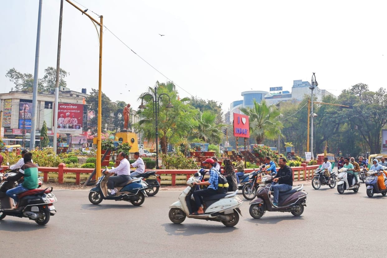 Indore News: Now metro work in the central part, preparation to hand over 36 places for metro track.