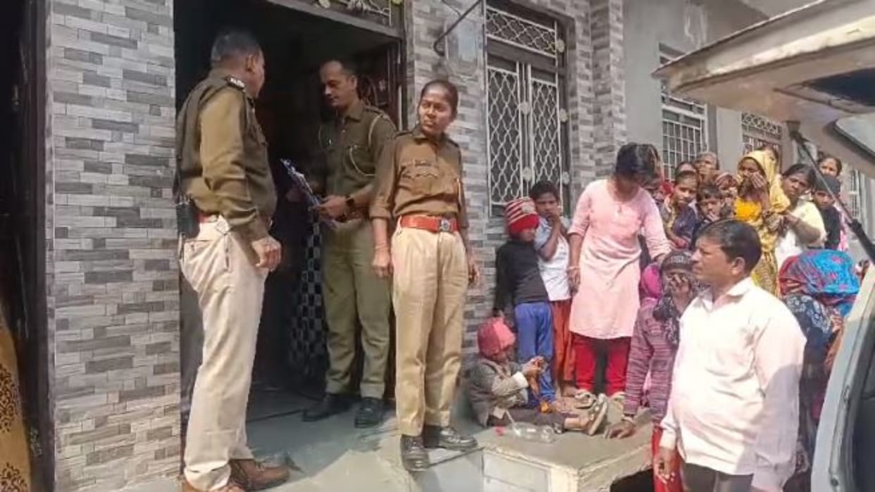 Kota Wife murdered by slitting her throat husband also committed suicide by jumping in front of train
