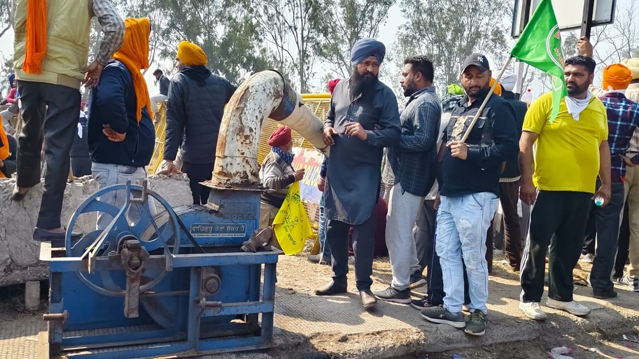 New strategy for Delhi march, Atmosphere tense at Shambhu border in Ambala, farmers proceeded wearing PPE kits