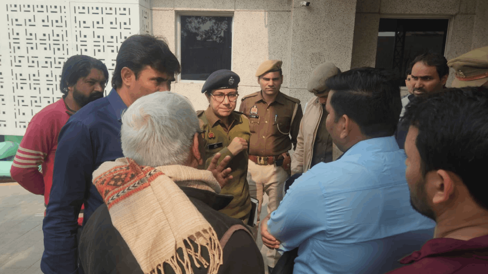 Bike riding miscreants shot teacher near Sakipur village