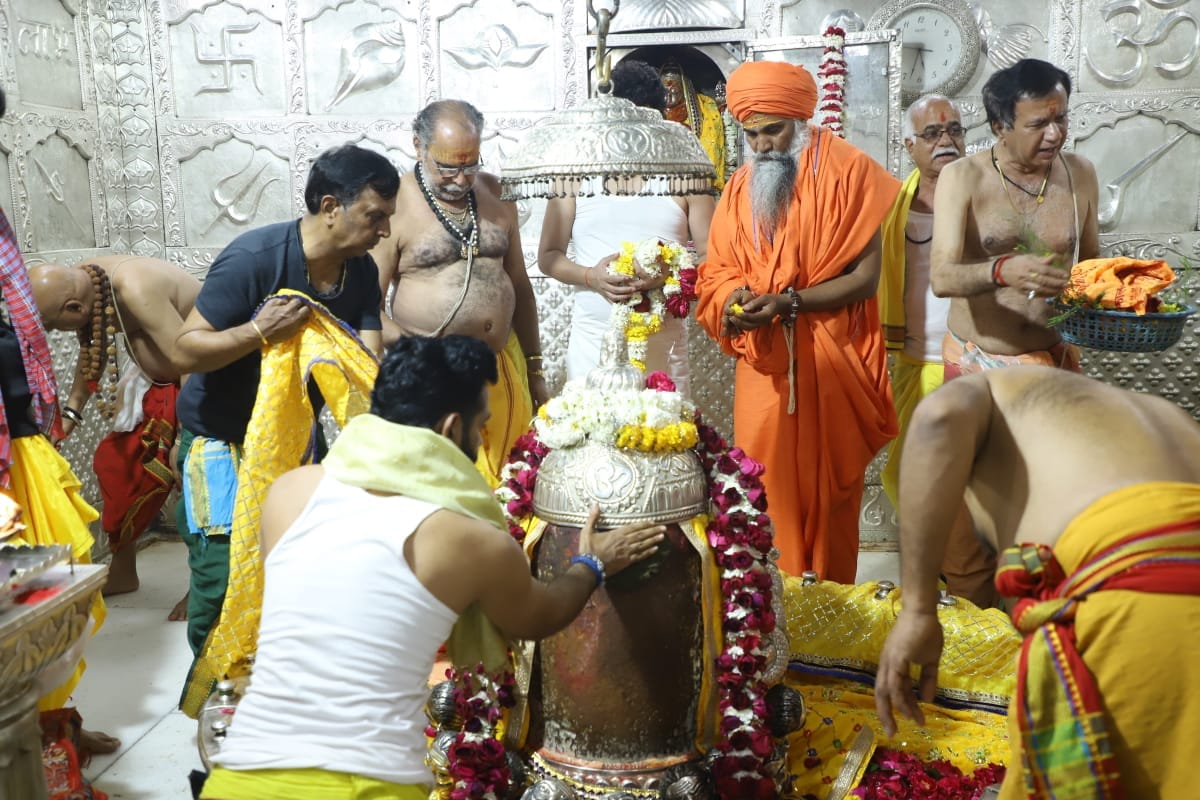 Ujjain BJP Rajya Sabha candidate Bal Yogi Umeshnath Maharaj reached the Mahakal temple