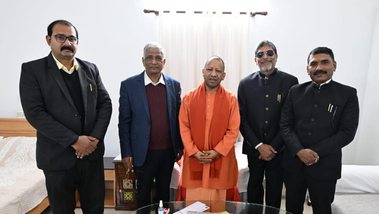 Advocates of Varanasi assured about civil court after meeting CM Yogi Adityanath