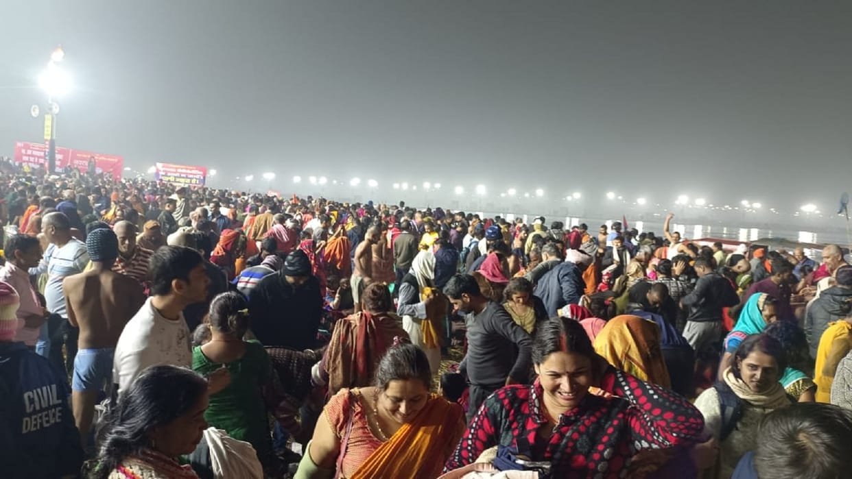 Vasant Panchami devotees take holy dip at Sangam, Maa Saraswati worshiped at Magh Mela
