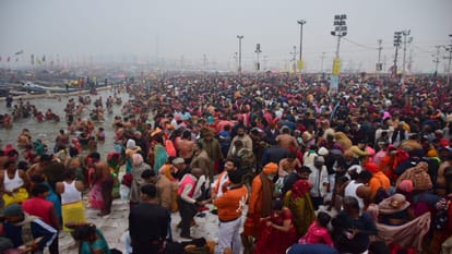 Vasant Panchami devotees take holy dip at Sangam, Maa Saraswati worshiped at Magh Mela