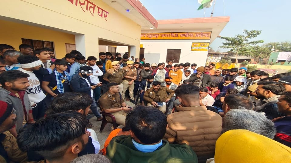 Uproar over burning of saffron flag in Surajpur