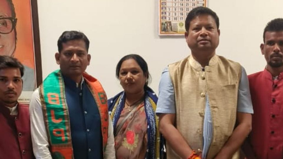 16 leaders including Assembly candidate Jurri joined BJP