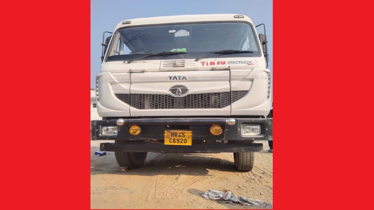 Accident in Panipat, compressor burst due to air pressure; Driver dies, body parts scattered around