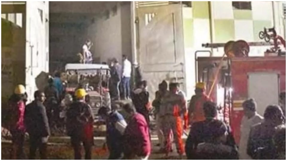 Fire broke out in agricultural produce warehouse in Neemuch