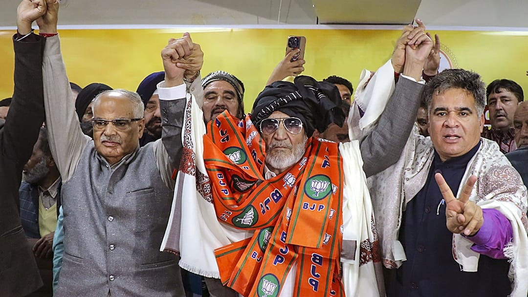Former Minister pahari National Conference leader Sayed Mushtaq Bukhari joins BJP in jammu