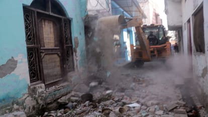 Uttarakhand News bulldozer runs on house of Accused who fatally attacked on Girl student in Kashipur