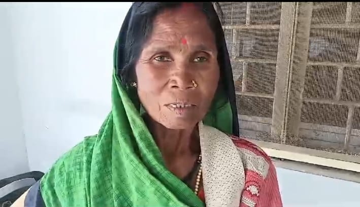 Shahdol: Secretary declared him dead and removed his name from the list of schemes