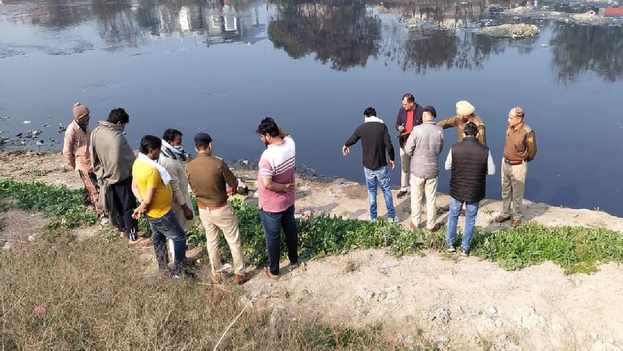 Half naked body of woman found in bag in Panipat, incident of dirty drain in village Shimla Gujran