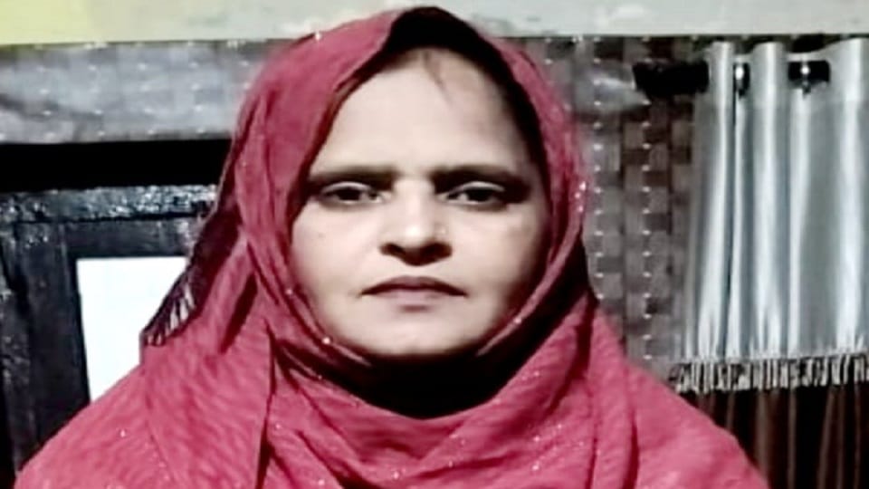 woman who fell from the fifth floor of the apartment was identified